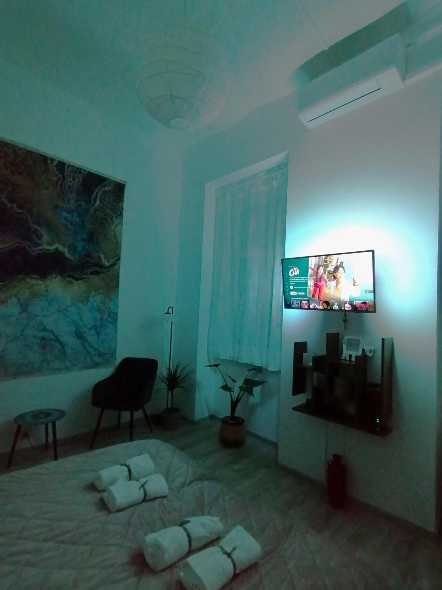 Free Parking, Downtown Near New York Cafe Apartament