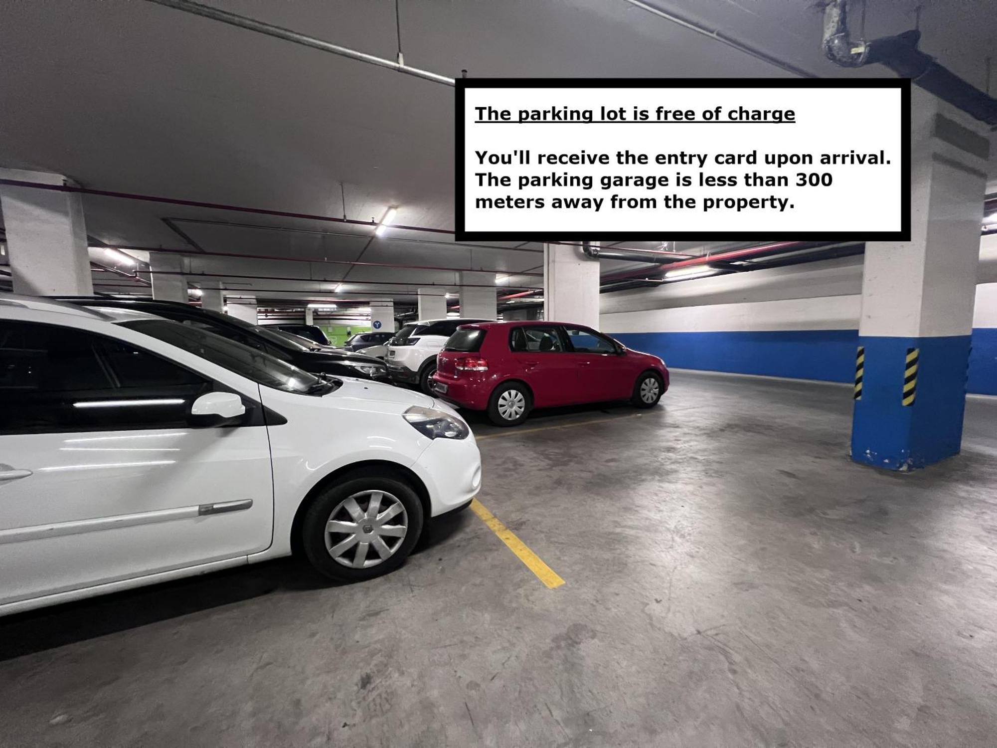 Free Parking, Downtown Near New York Cafe Apartament